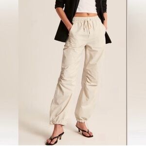 NWT Abercrombie & Fitch parachute pants Beige baggy fit drawstring waist XS